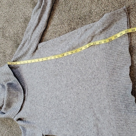 Anthropologie Paloma Womens Grey Ballon slv Knit Cowl neck Sweater sz M - Picture 7 of 10